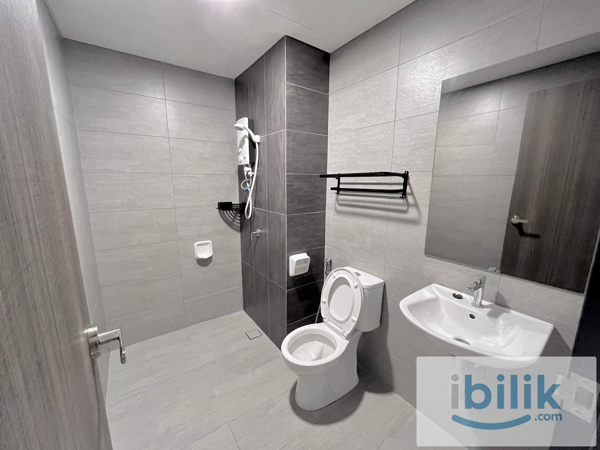 Female Balcony room for rent at Edumetro, USJ - Image 6
