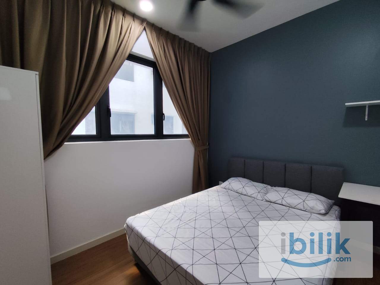 Female Medium Room for rent at M Vertica KL @ Cheras - Image 1