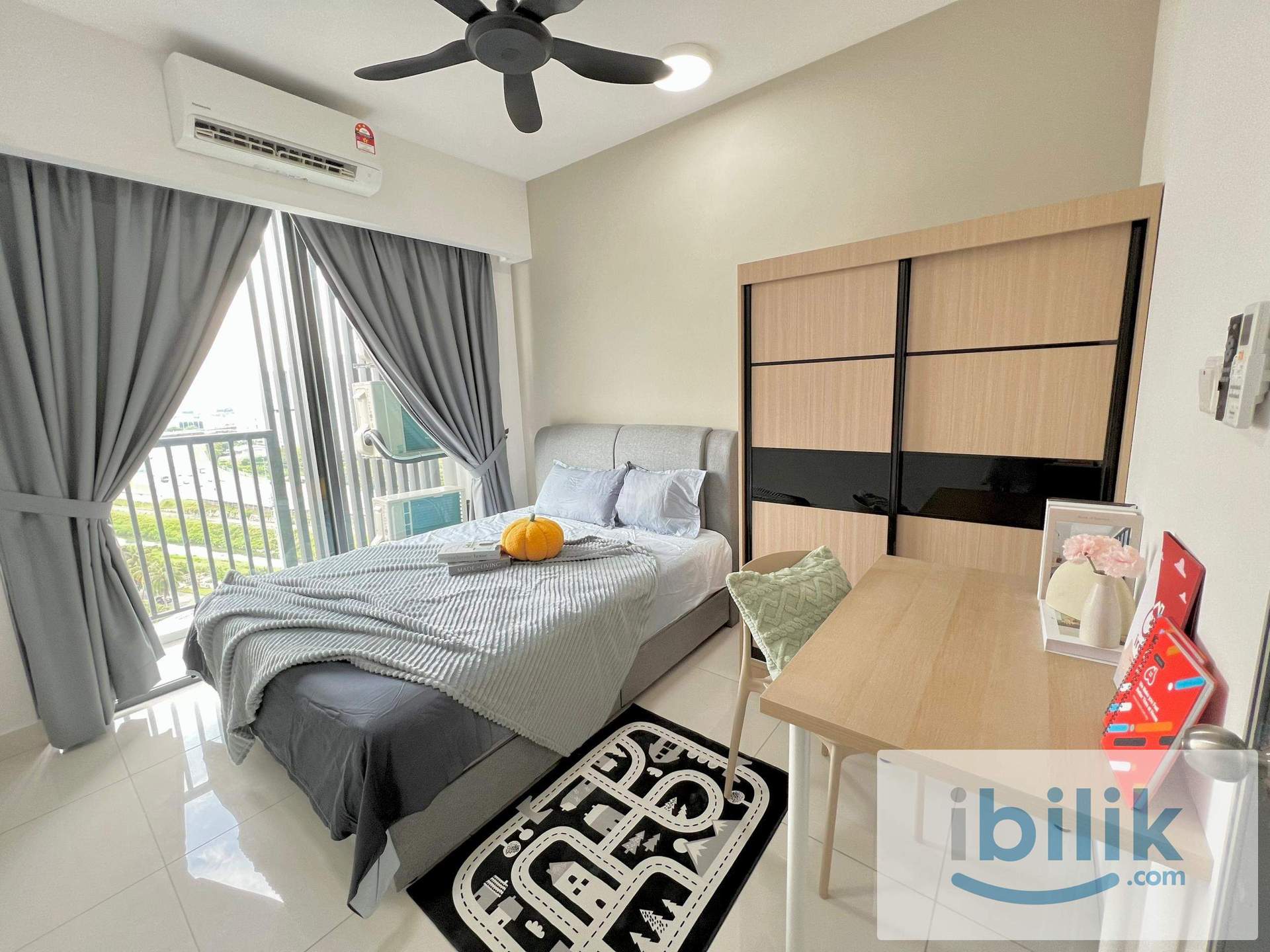 Female Balcony rooms for rent at Edumetro, USJ - Image 1