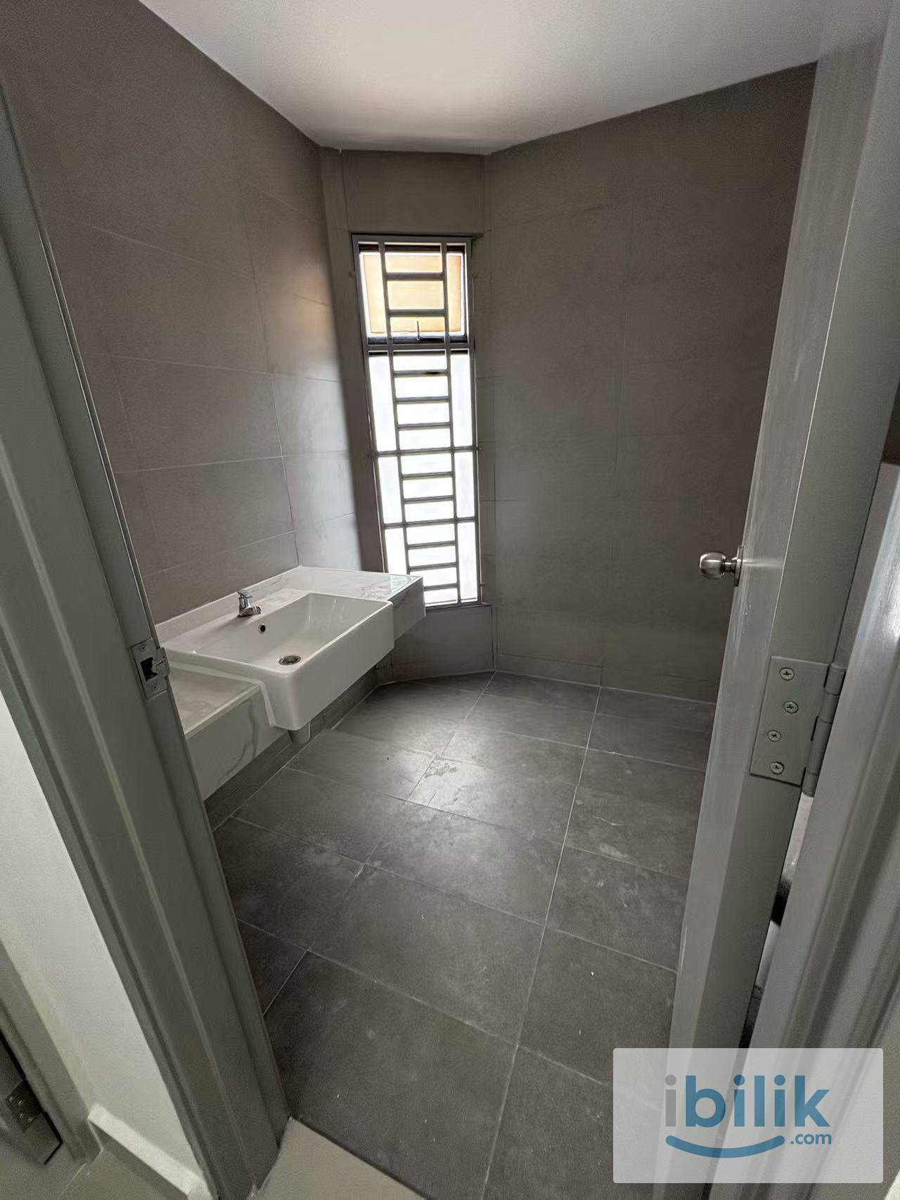 Single room at Simpang Ampat - Image 2