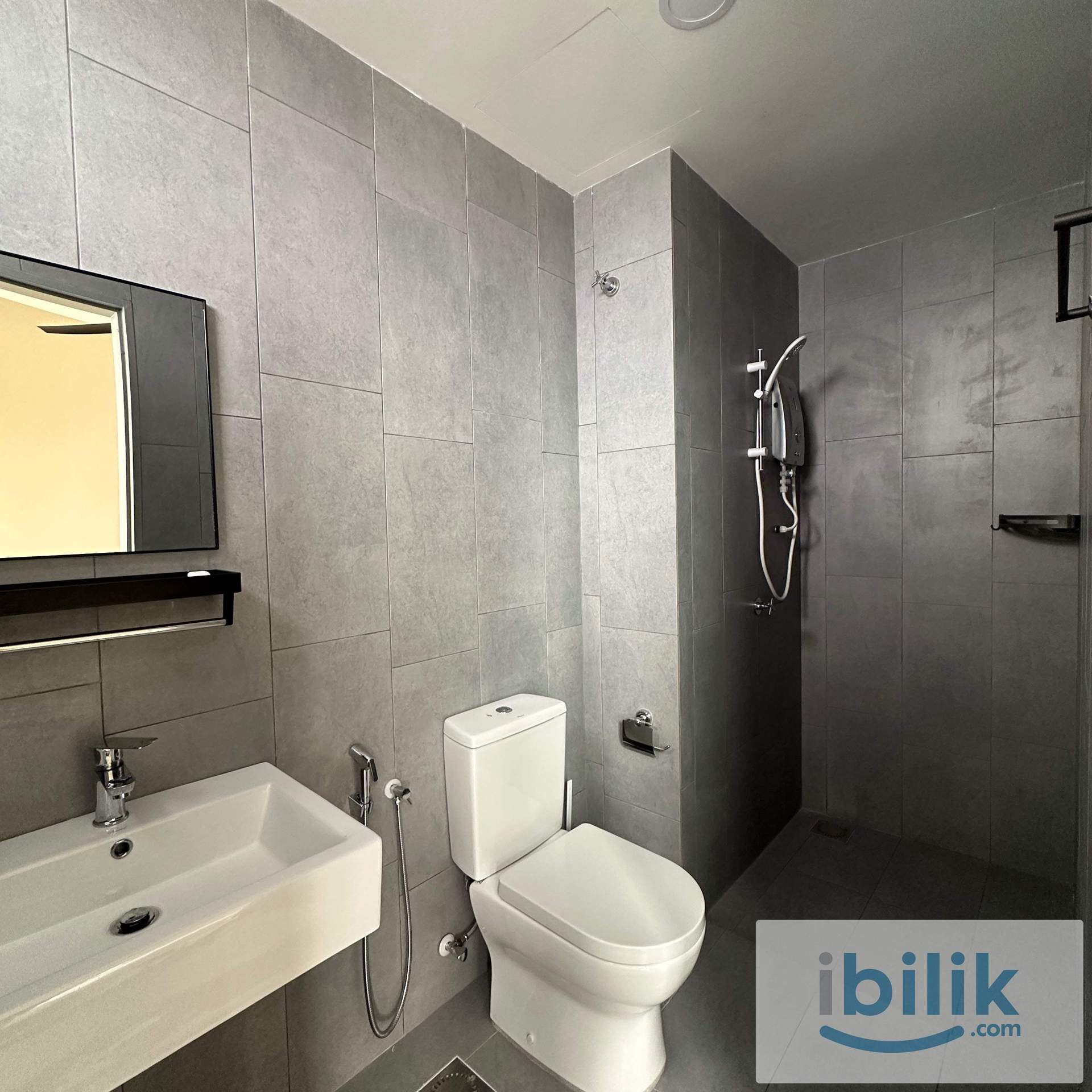 Master Room fully furnished  - Image 4