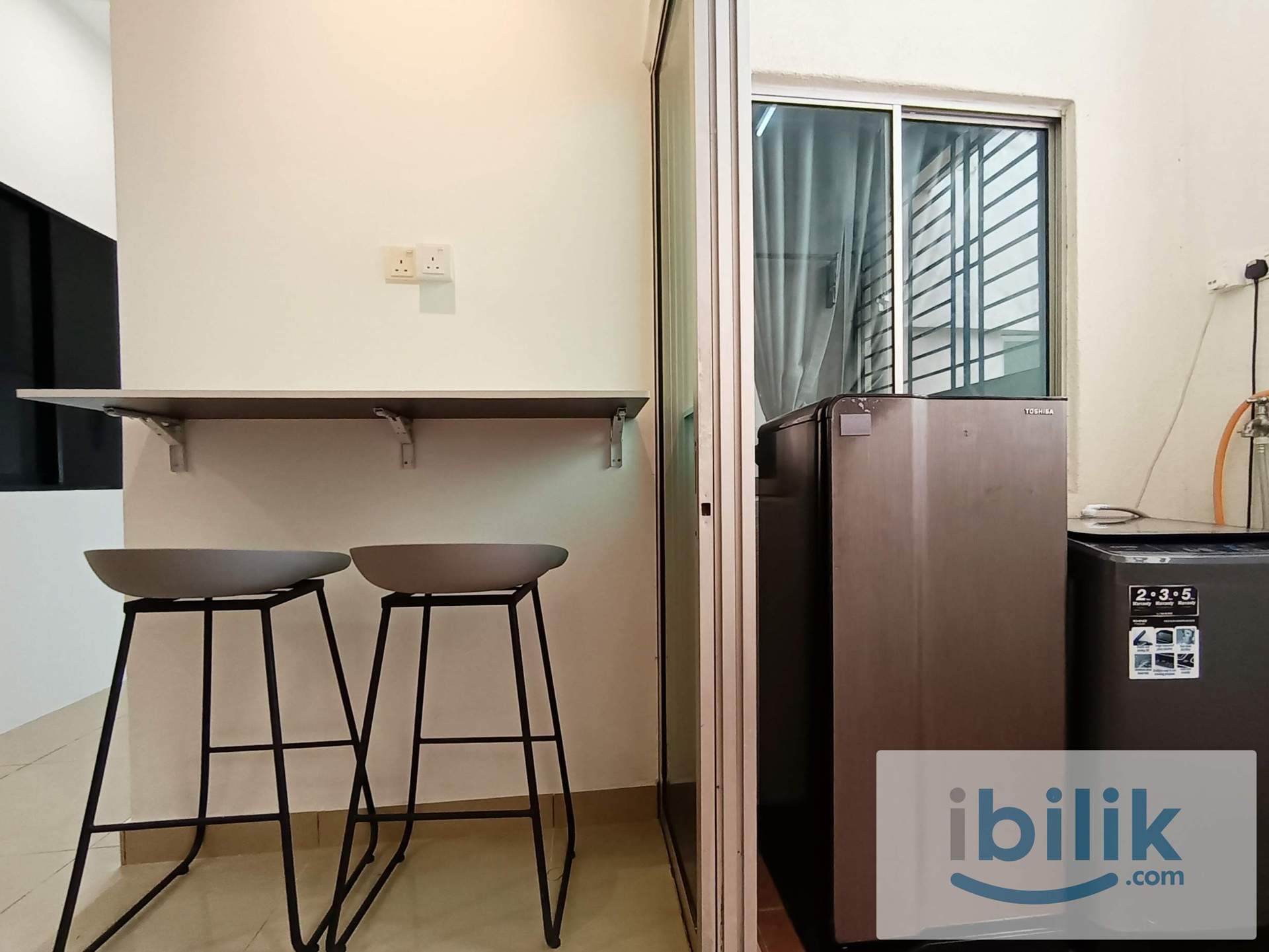 Mix Middle Room | WiFi Included | Near MRT Tmn Connaught - Image 4
