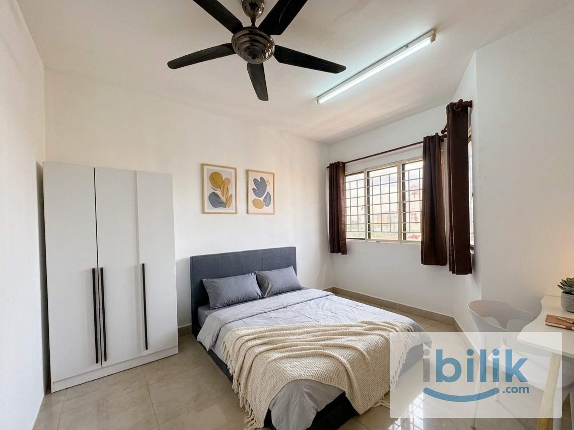 Female Cozy Middle Room | WiFi Included | Near LRT Salak Selatan - Image 1