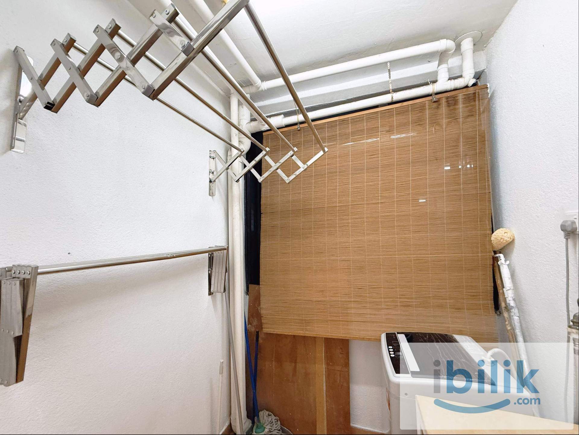 Female Cozy Middle Room | WiFi Included | Near LRT Salak Selatan - Image 6