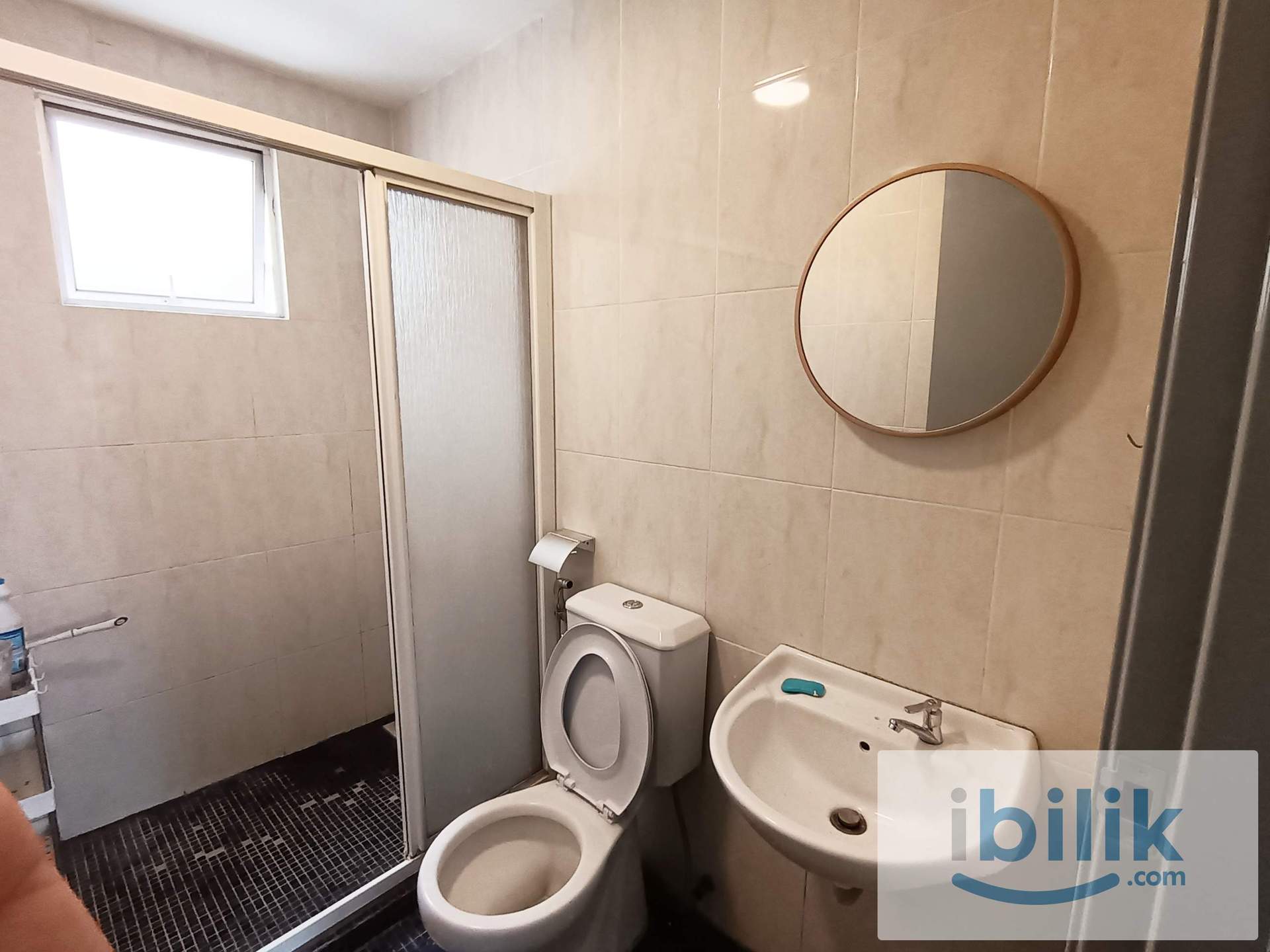 Mix Cozy Master Room | WiFi Included | Near MRT Tmn Connaught - Image 4