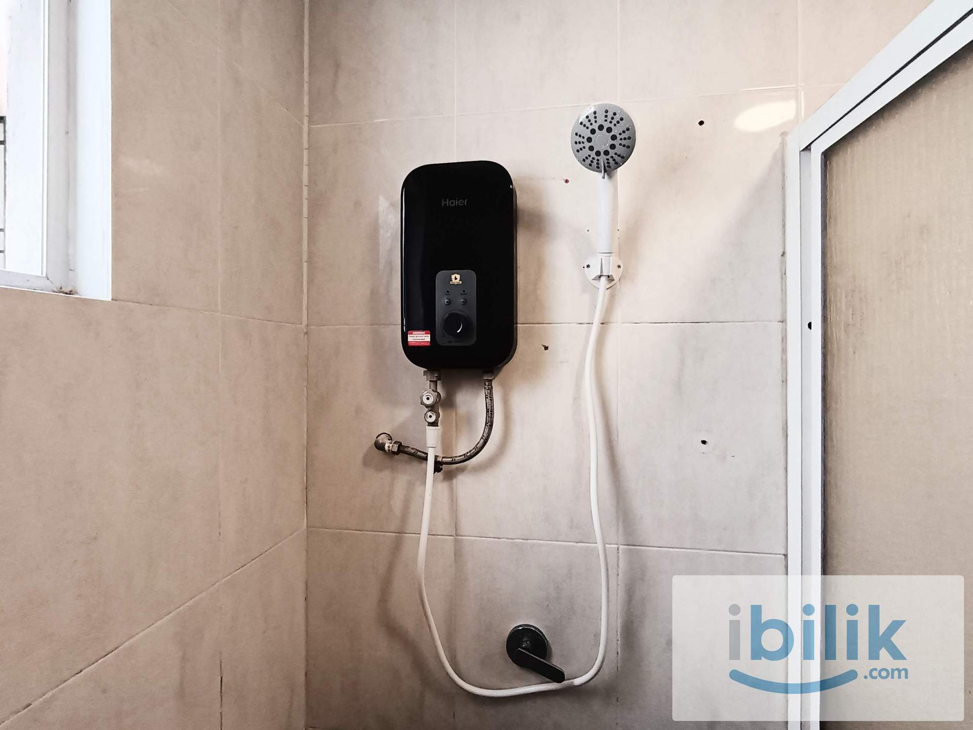 Mix Cozy Master Room | WiFi Included | Near MRT Tmn Connaught - Image 5