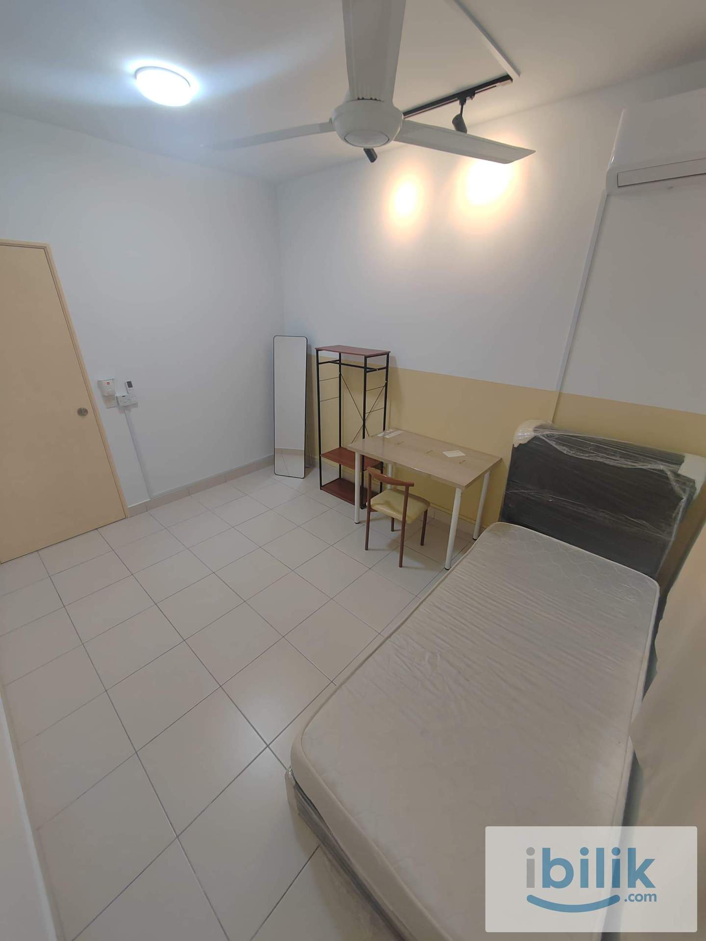 Female Master Room at Seri Baiduri Apartment , Setia Alam - Image 6