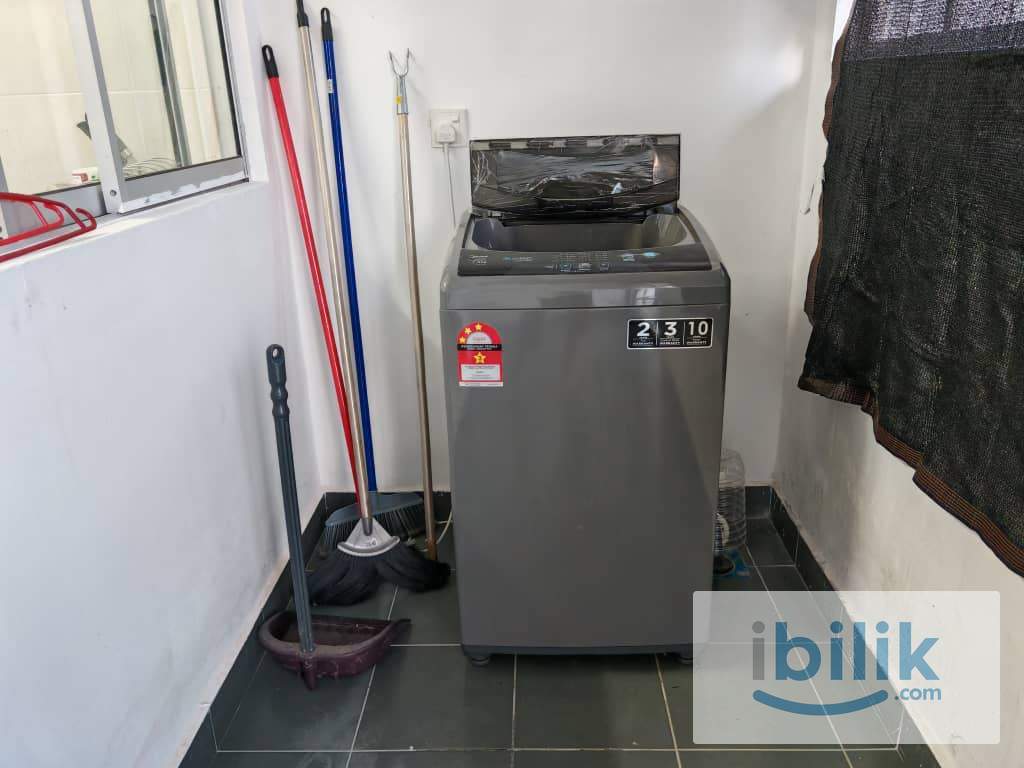 Middle Room In Bestari Perdana, Meridin East - Image 7
