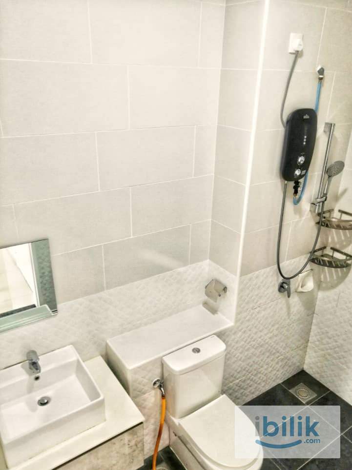 Spacious and Comfortable Master Room (attached with private bathroom) At Eco Tropics - Image 4