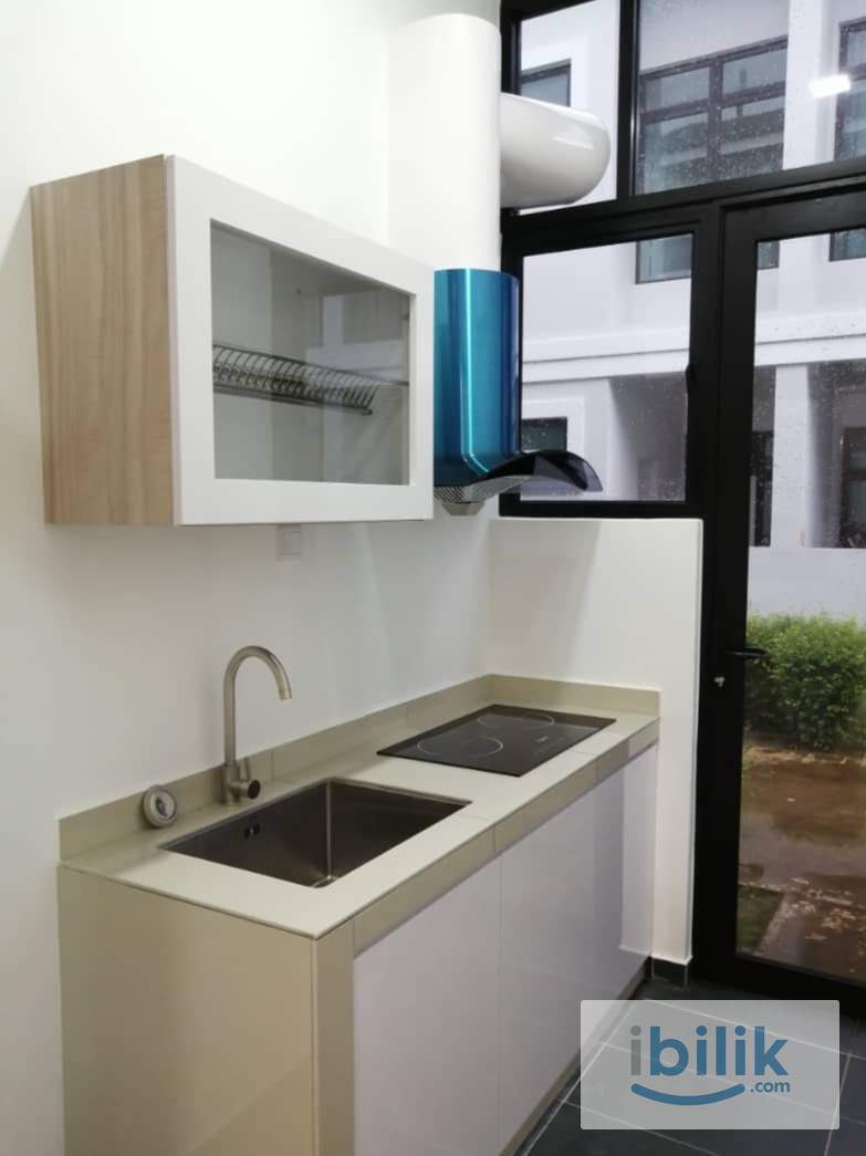 Spacious and Comfortable Master Room (attached with private bathroom) At Eco Tropics - Image 7