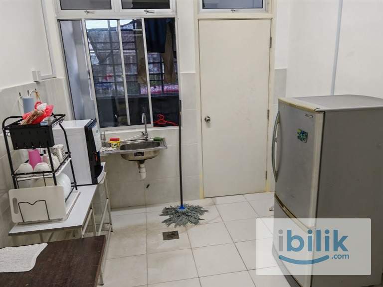 Comfortable Middle Room At Bestari Perdana, Meridin East, Pasir Gudang - Image 3