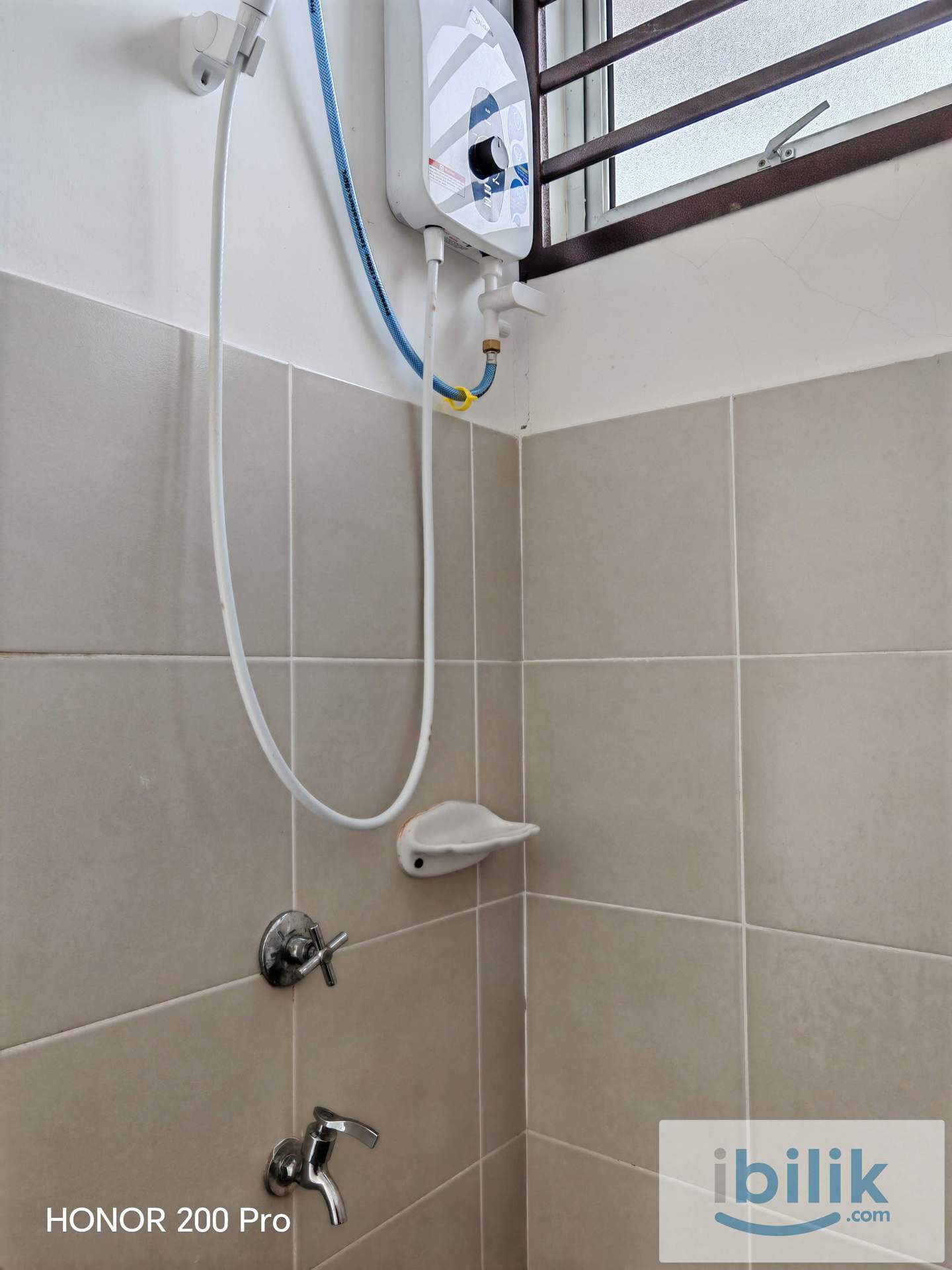Comfortable Single Room At Bestari Perdana, Meridin East - Image 2