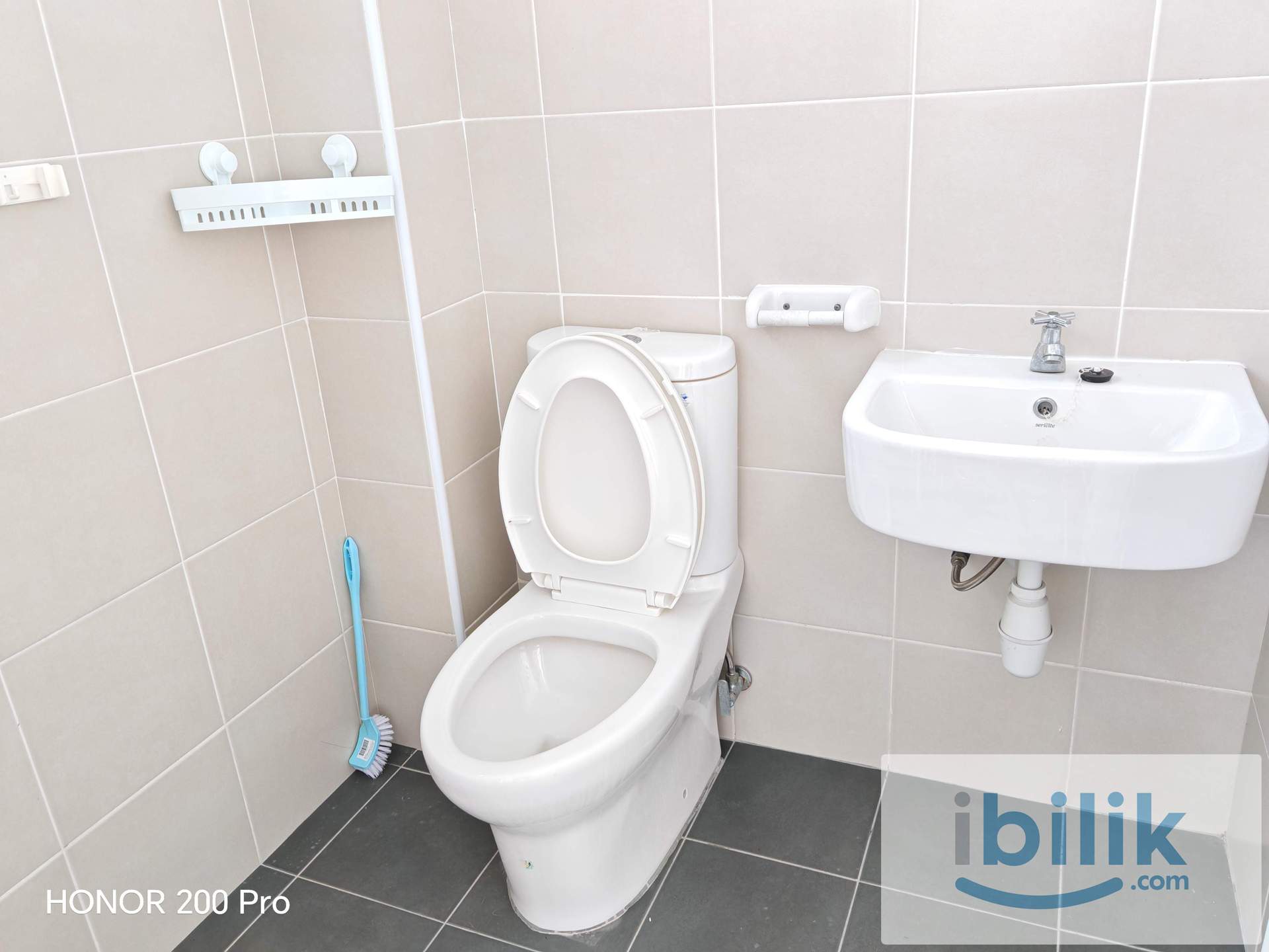 Comfortable Single Room At Bestari Perdana, Meridin East - Image 3