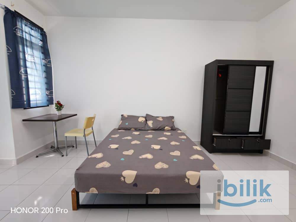 Spacious and Comfortable Master Room (attached with private bathroom & balcony) At Bestari Perdana, Pasir Gudang - Image 2