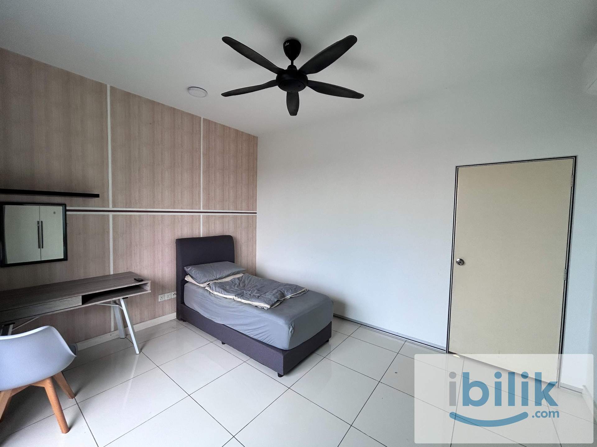 (Female Unit) Balcony Room for Rent - Image 2