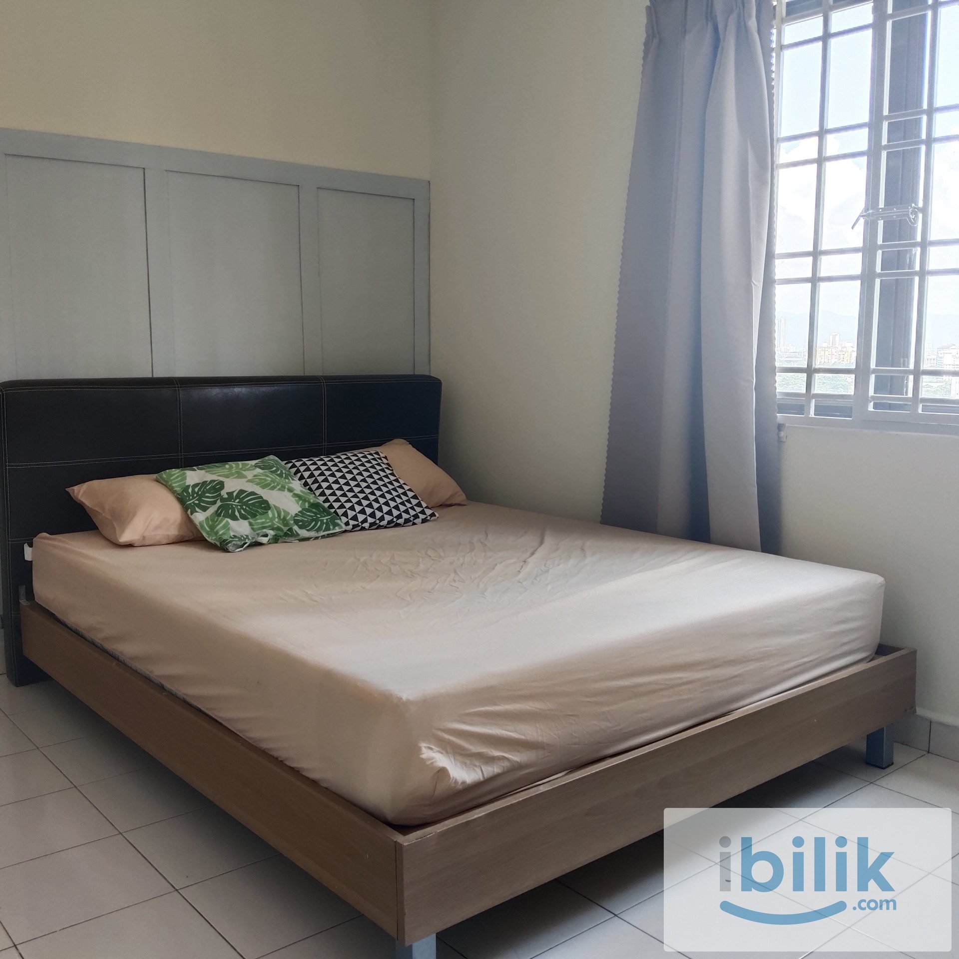 Master Bedroom - Image 1