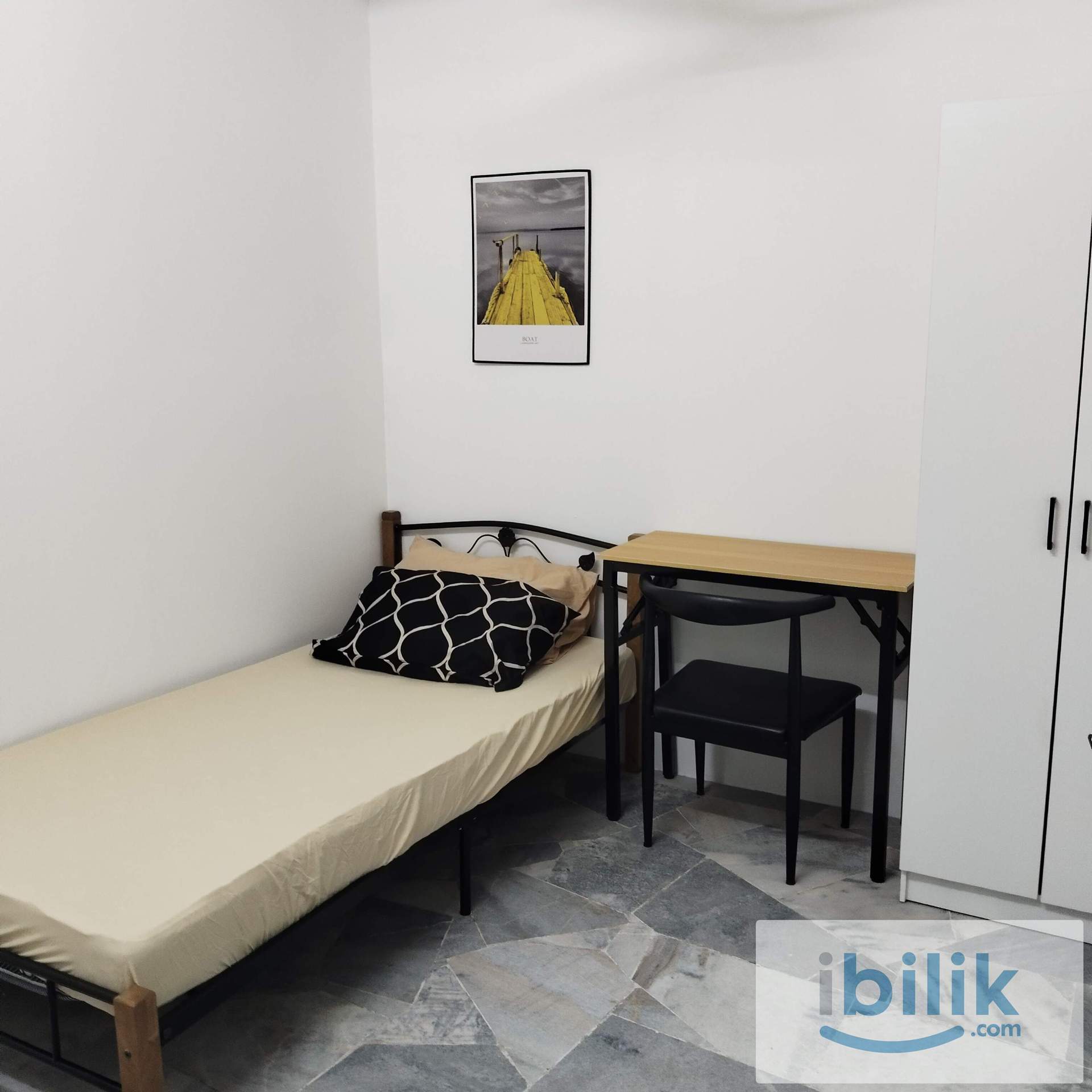 Co-living male room  - Image 1