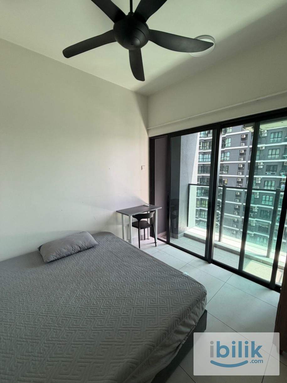Balcony Room at Majestic Maxim @Taman Connaught - Image 1