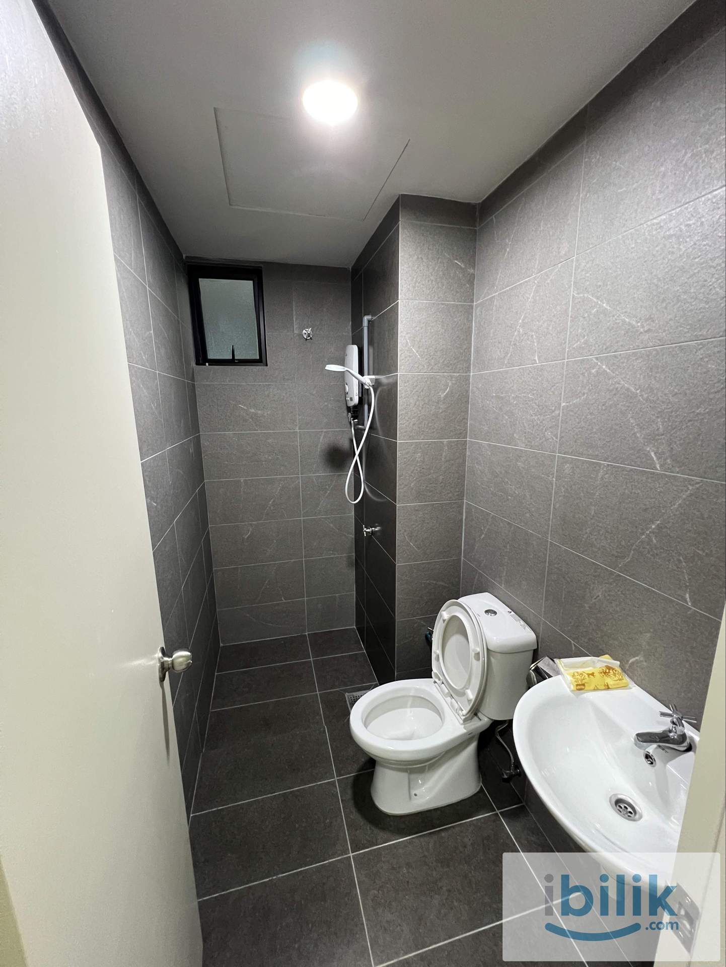 Balcony Room at Majestic Maxim @Taman Connaught - Image 3
