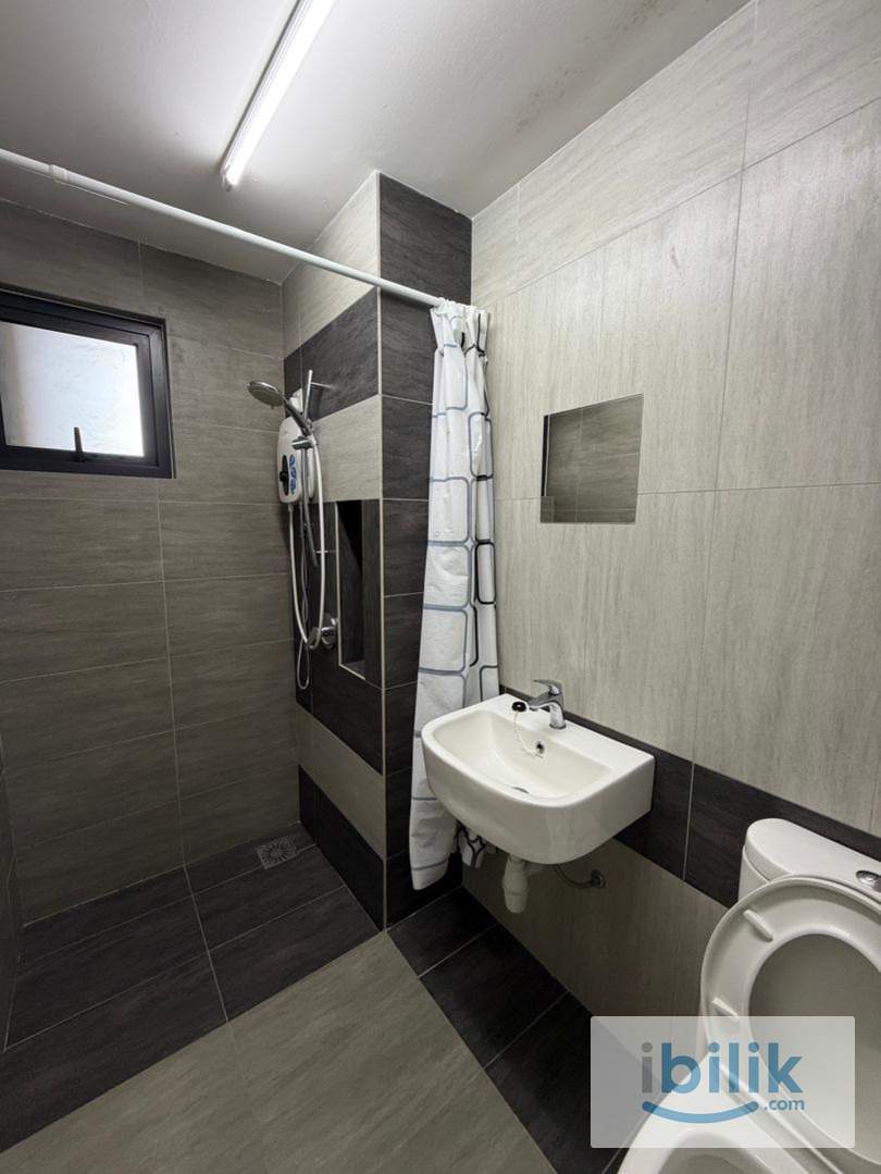 Master room at Aster Residence - Image 3
