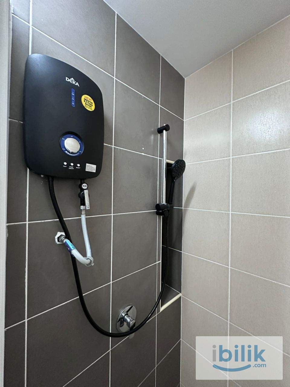 Middle Room with Private Bathroom at Razak City Residence @Sungai Besi - Image 2
