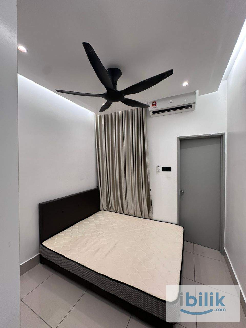 Middle Room with Private Bathroom at Razak City Residence @Sungai Besi - Image 1