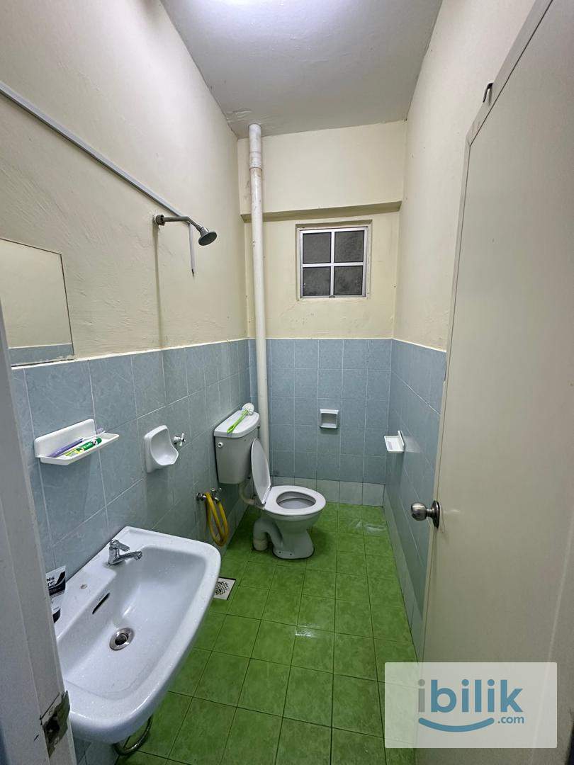 Single Bedroom For Rent - Image 1