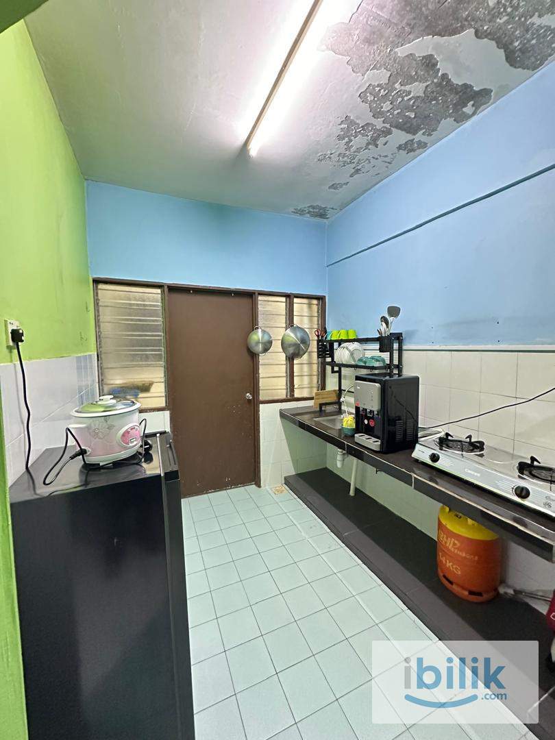 Single Bedroom For Rent - Image 4