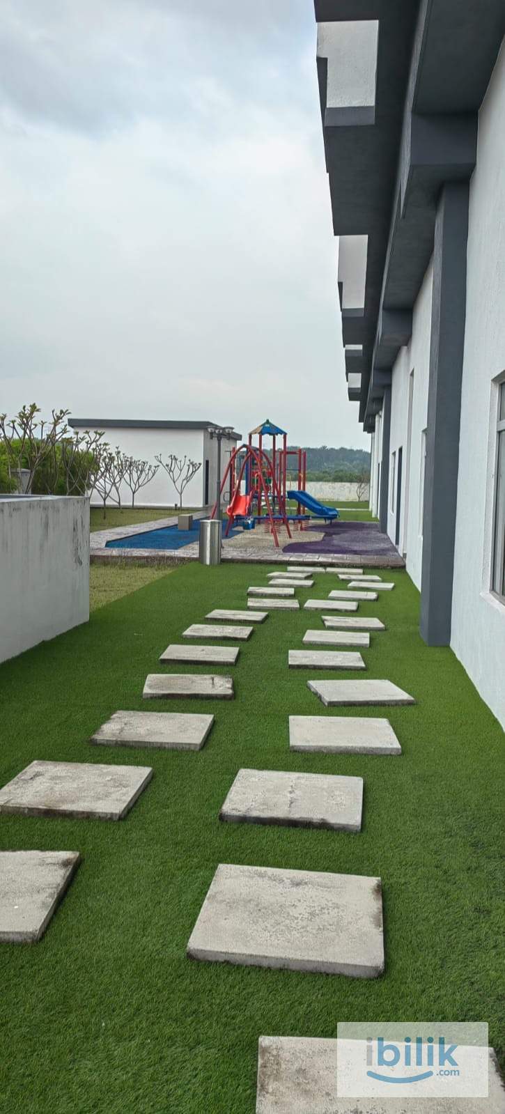 Middle room for rental - Image 8