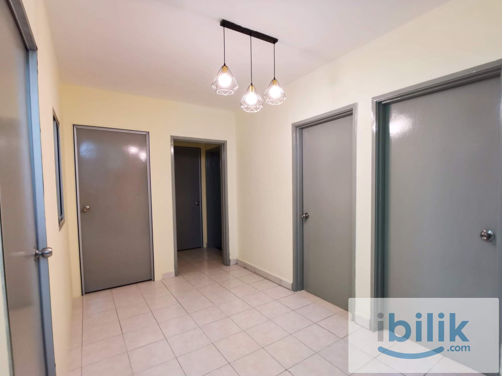 (Malay Female) Single Room at Flora Damansara - Image 1