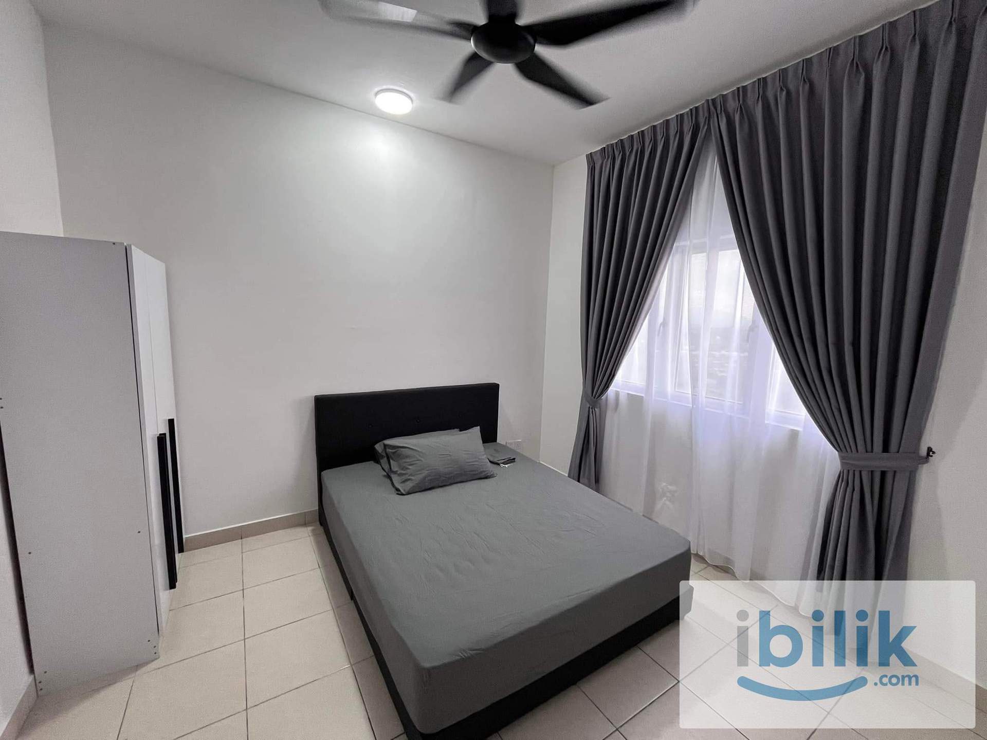 Master Room at Residensi Kesuma 1, Bandar Tasik Kesuma - Image 1