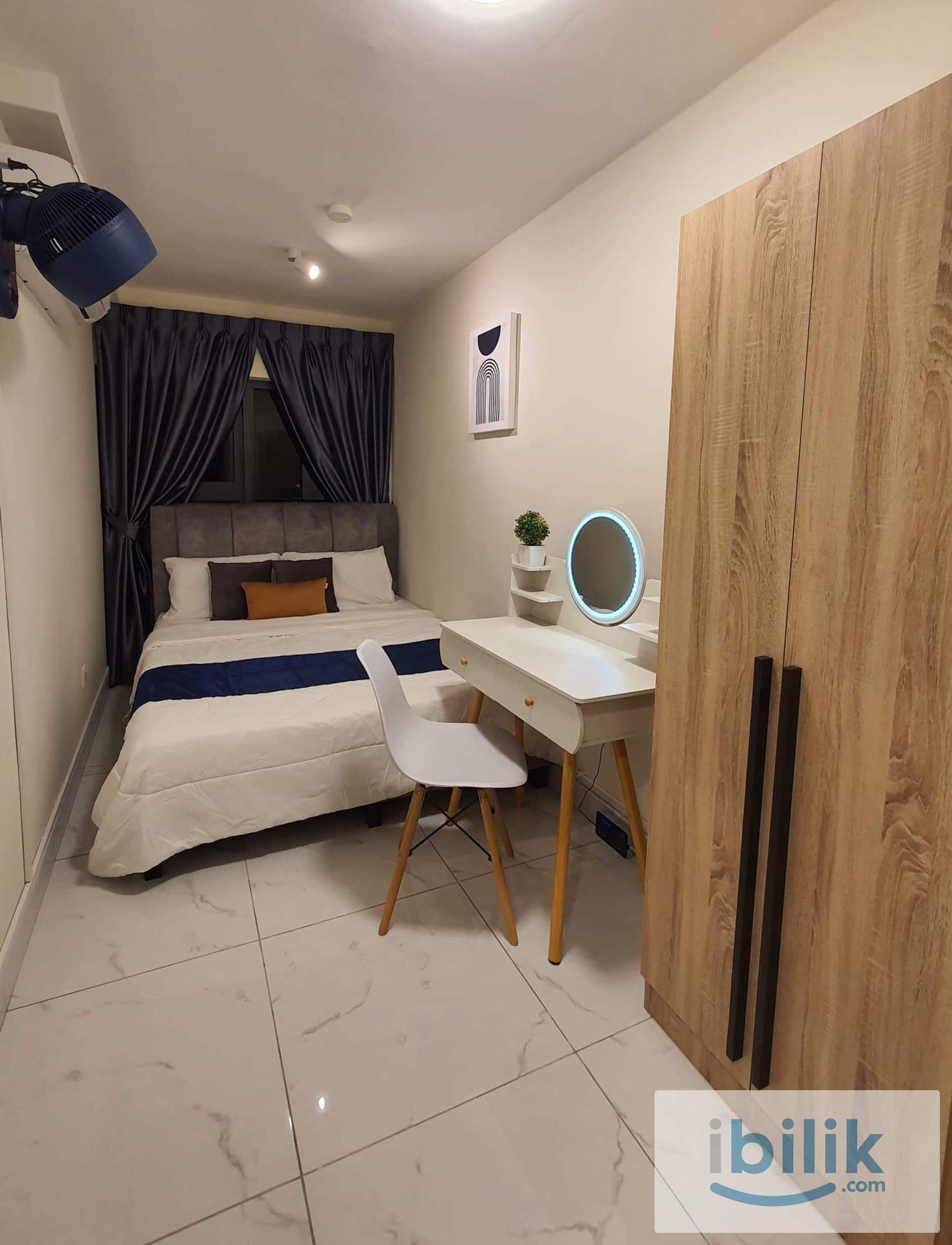 Middle Room - Image 1