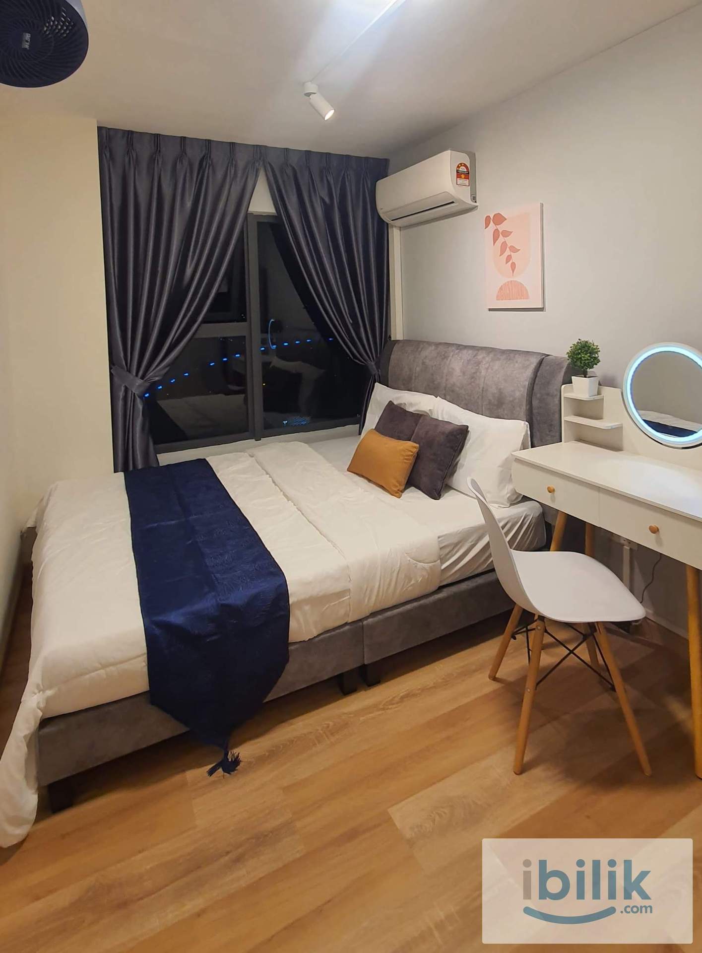 Middle Room - Image 1