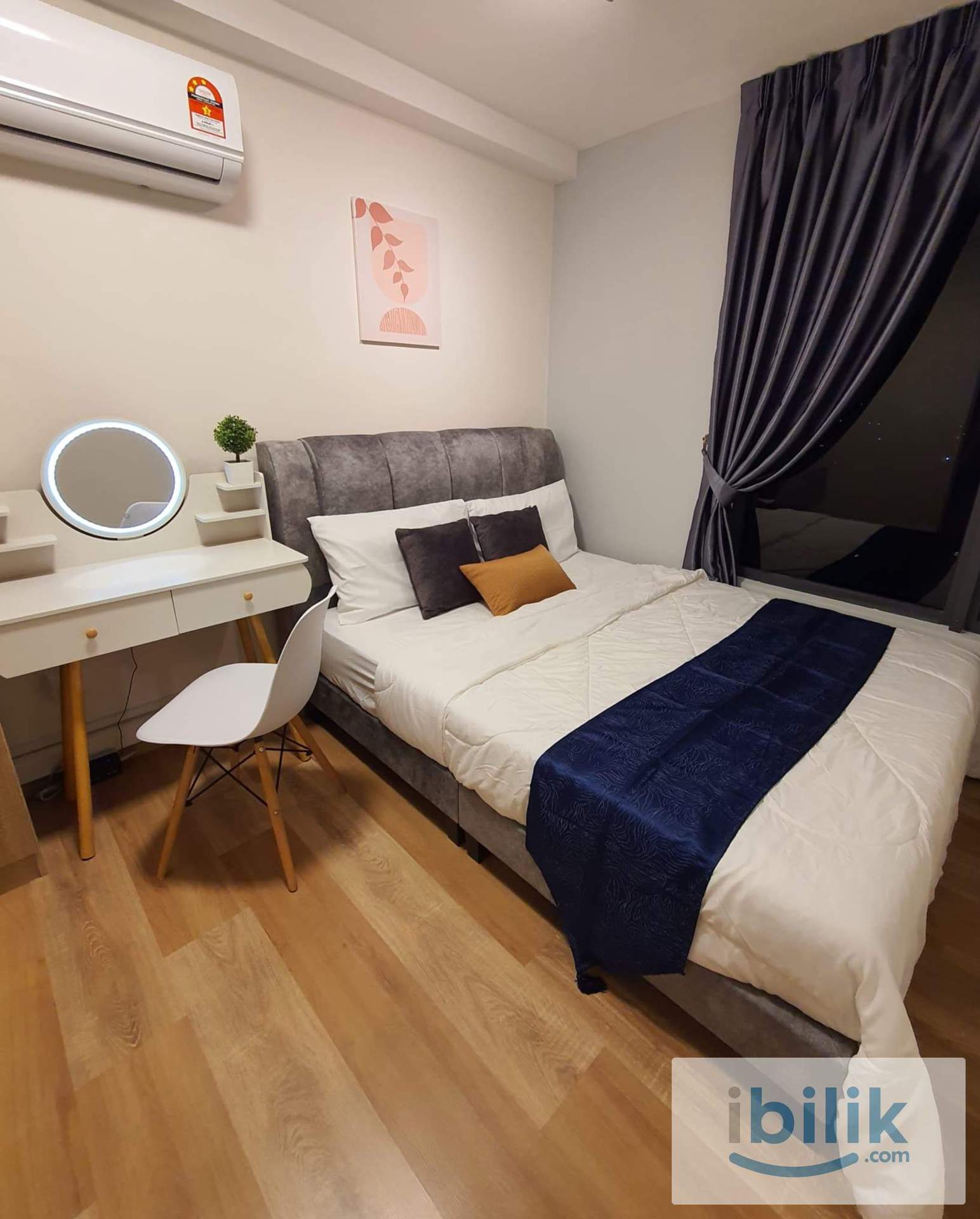 Middle Room - Image 6