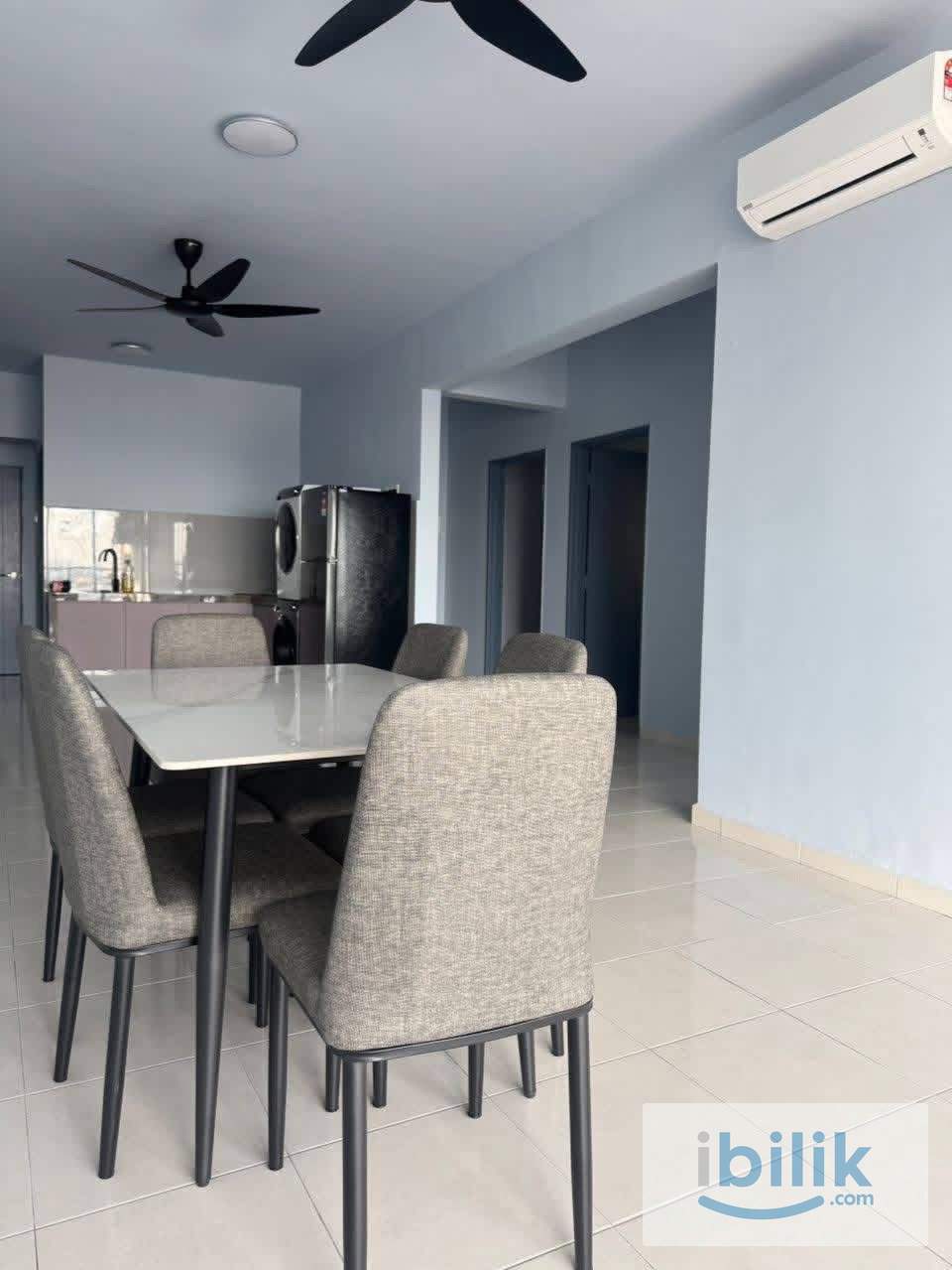 Middle Room At Mahsuri Square - Image 4