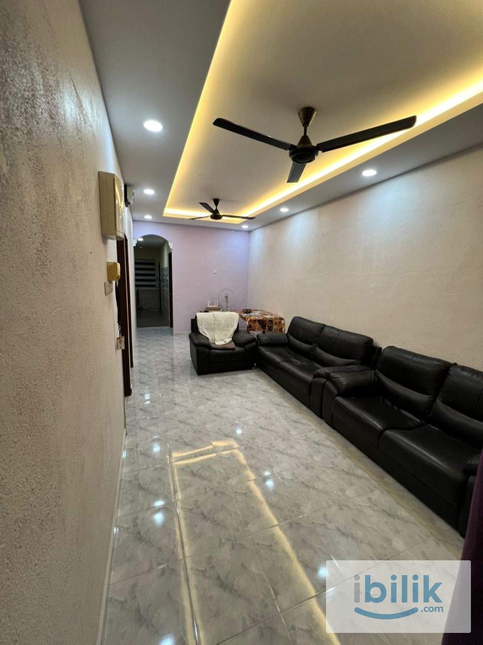Middle Room - Image 2
