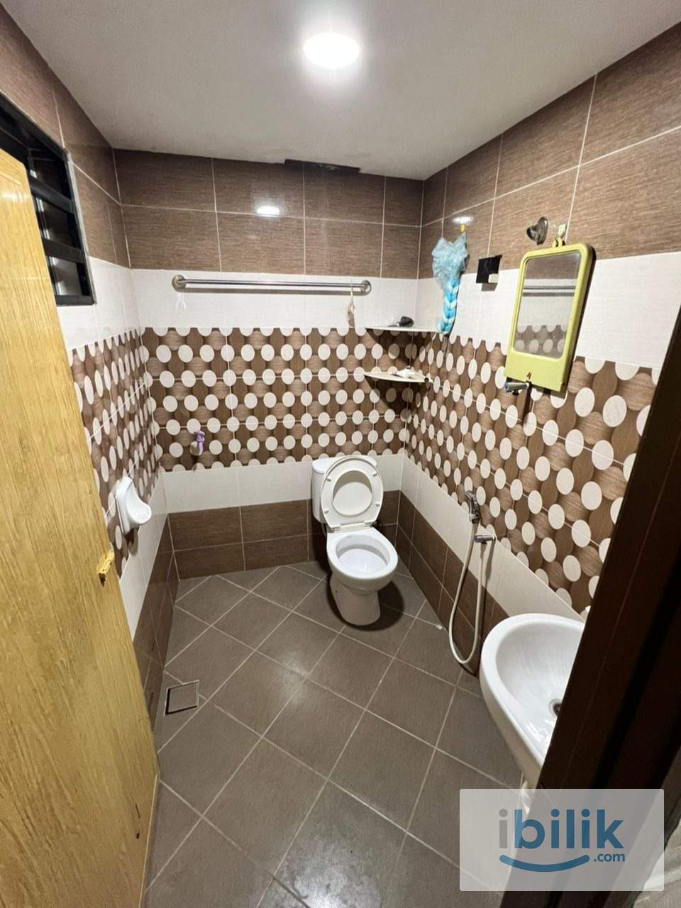 Middle Room - Image 4