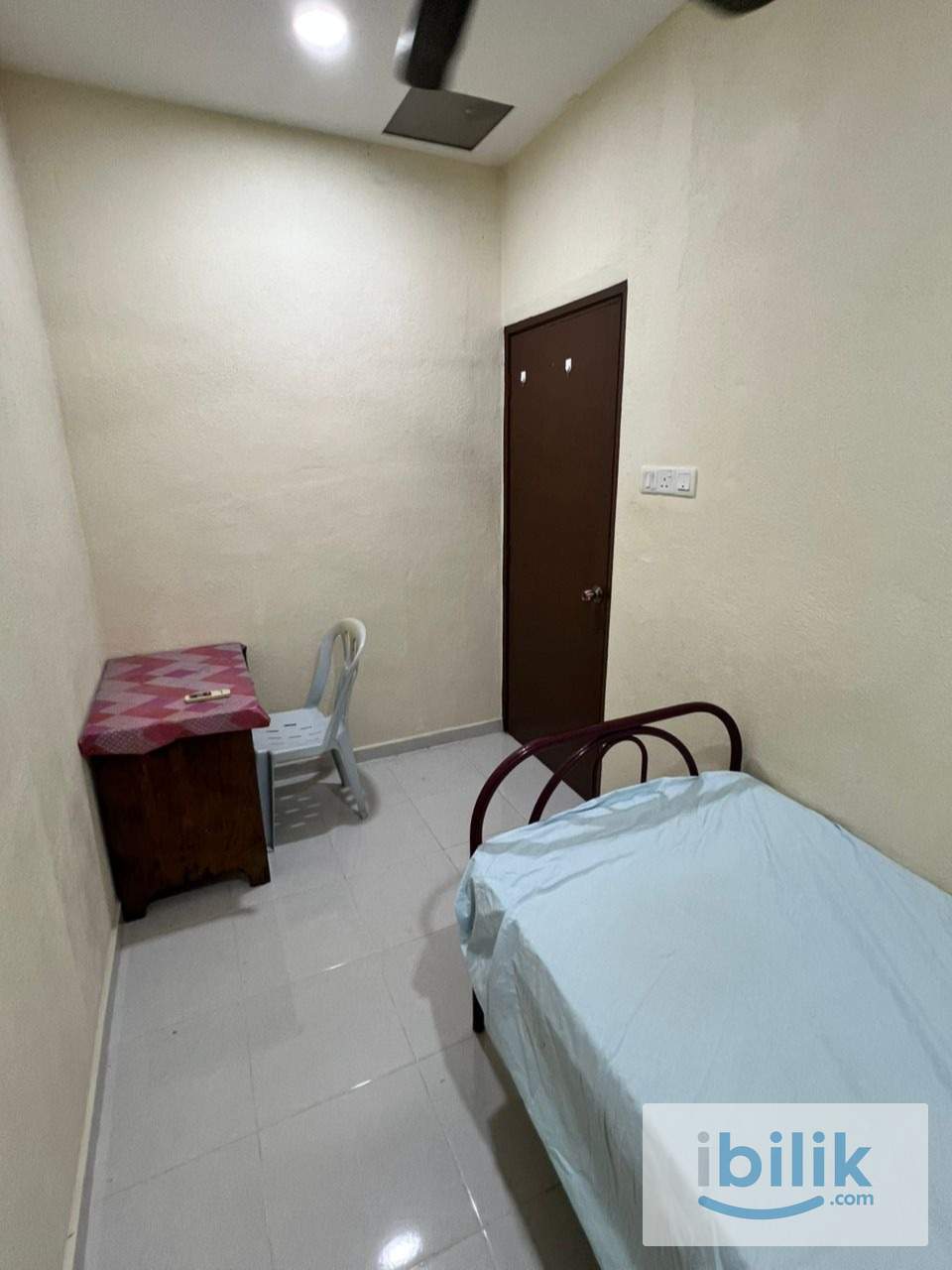 Middle Room - Image 8