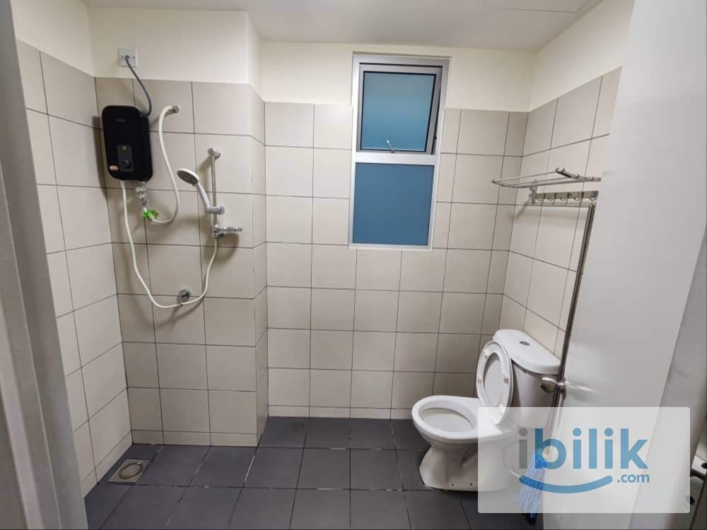 Master Bedroom Available For Rent At Nexus  Mrt kajang - Image 4