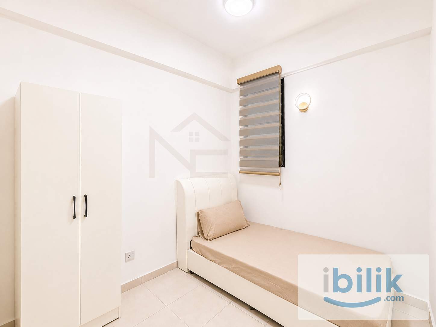Partial Seaview Fully Furnished Master BedRoom - Image 3