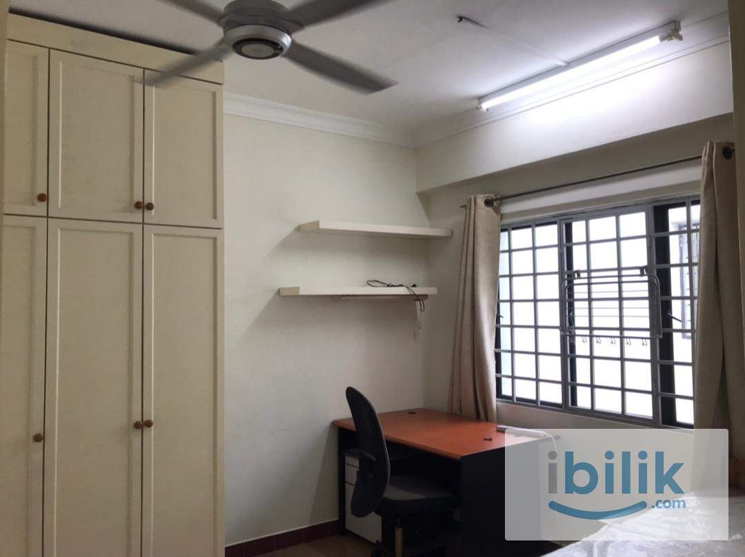 Middle Room in Komanwel B for Rent - Image 1