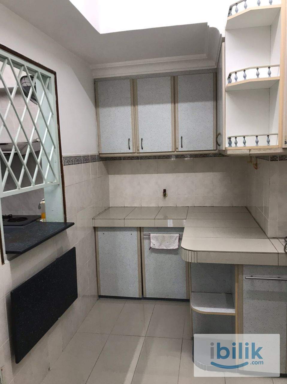 Master Room with Bathroom in Komanwel B for Rent - Image 4