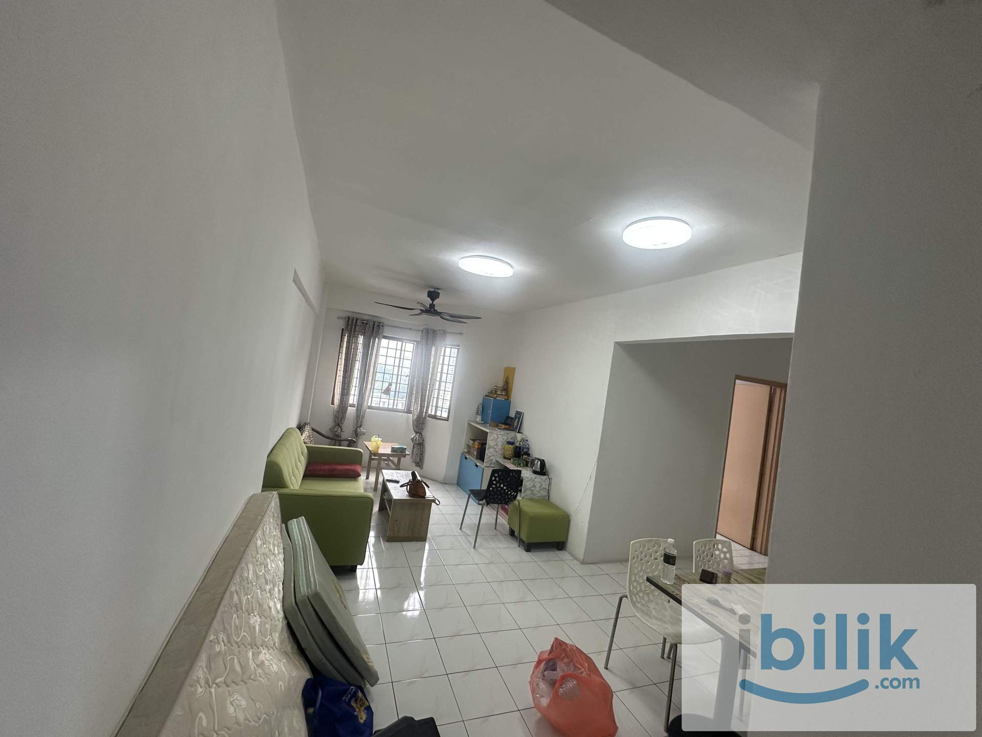 Room to rent in Vista Serdang Apartment, Seri Kembangan - Image 2