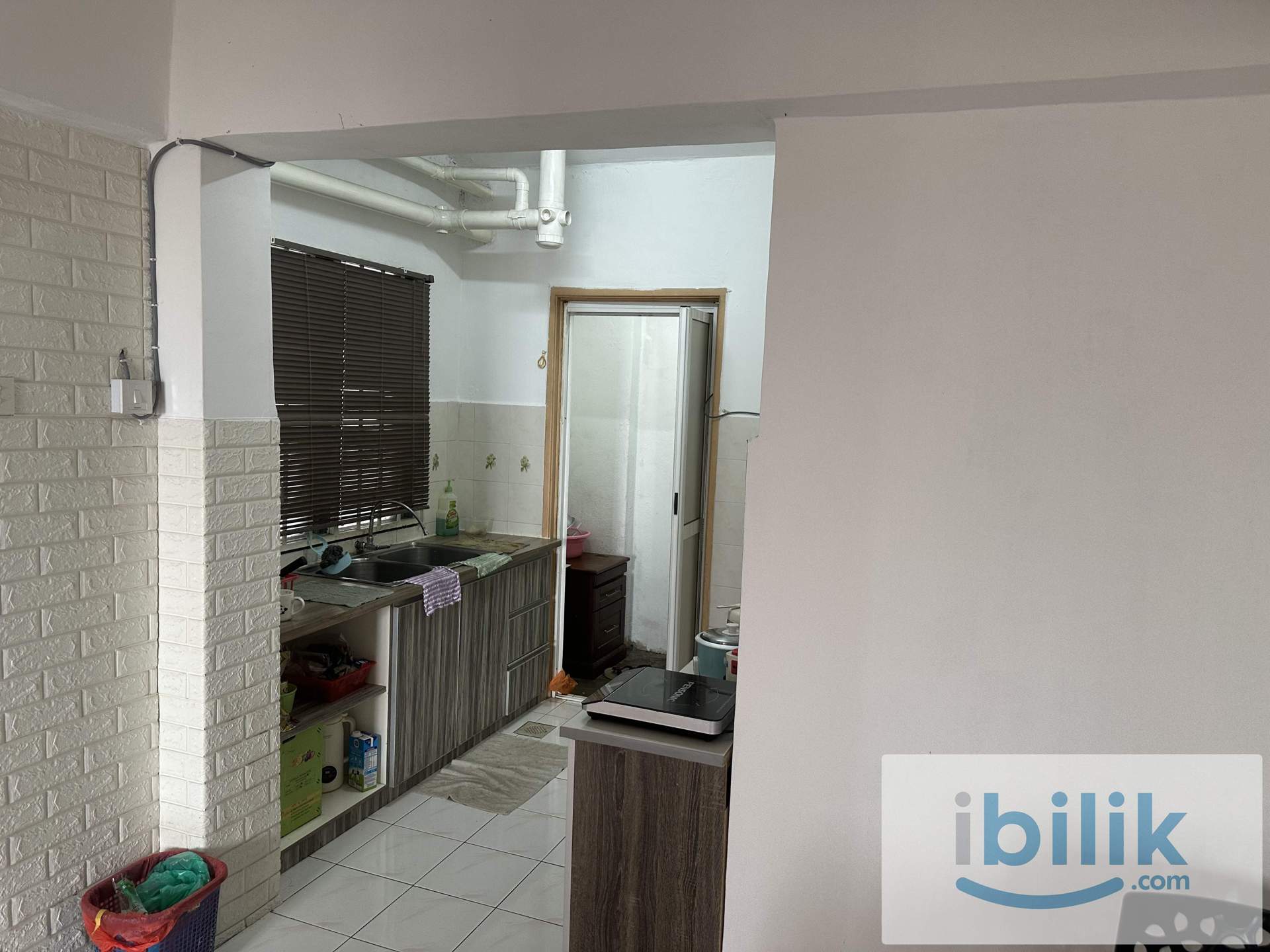 Room to rent in Vista Serdang Apartment, Seri Kembangan - Image 9