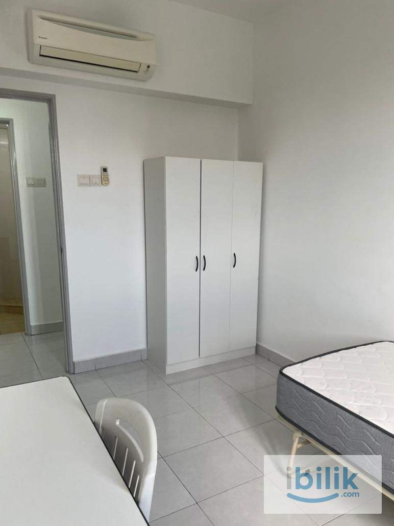 Female Room For Rent - Image 5