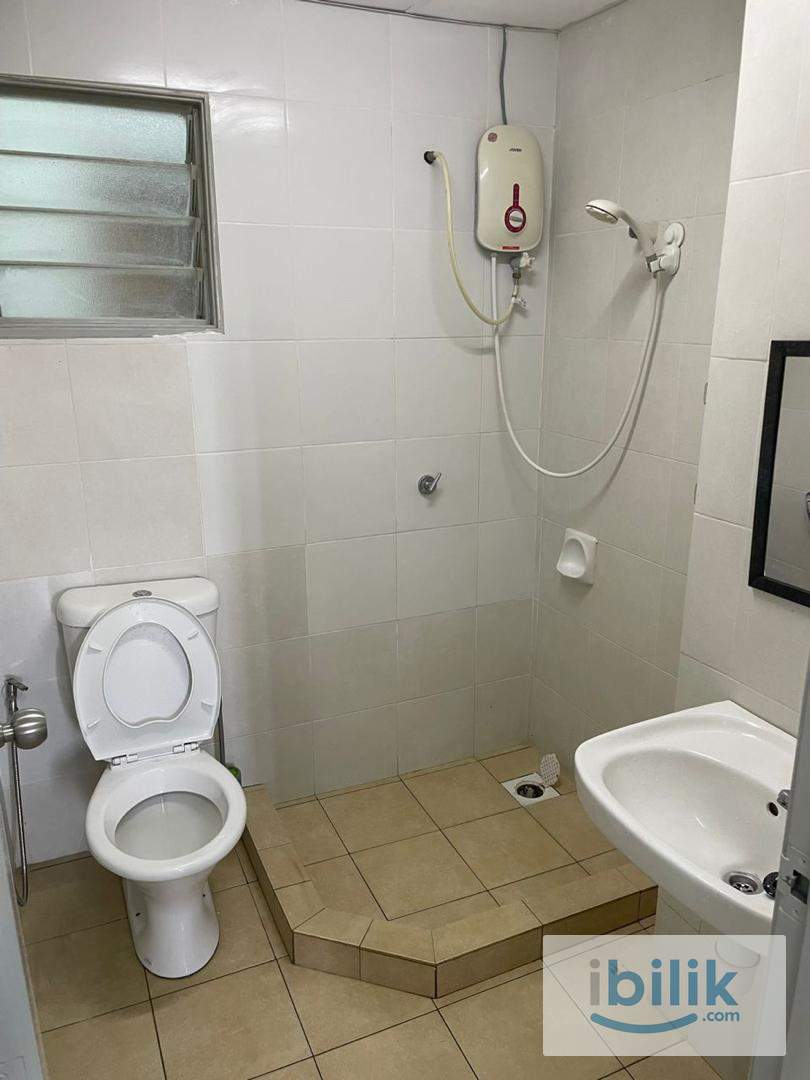 Main Place Female Medium Room For Rent - Image 3
