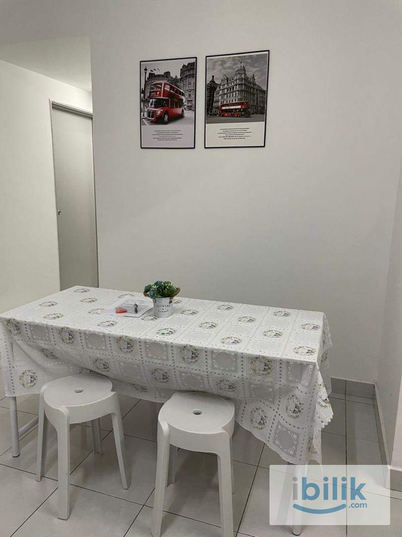 Main Place Female Medium Room For Rent - Image 5