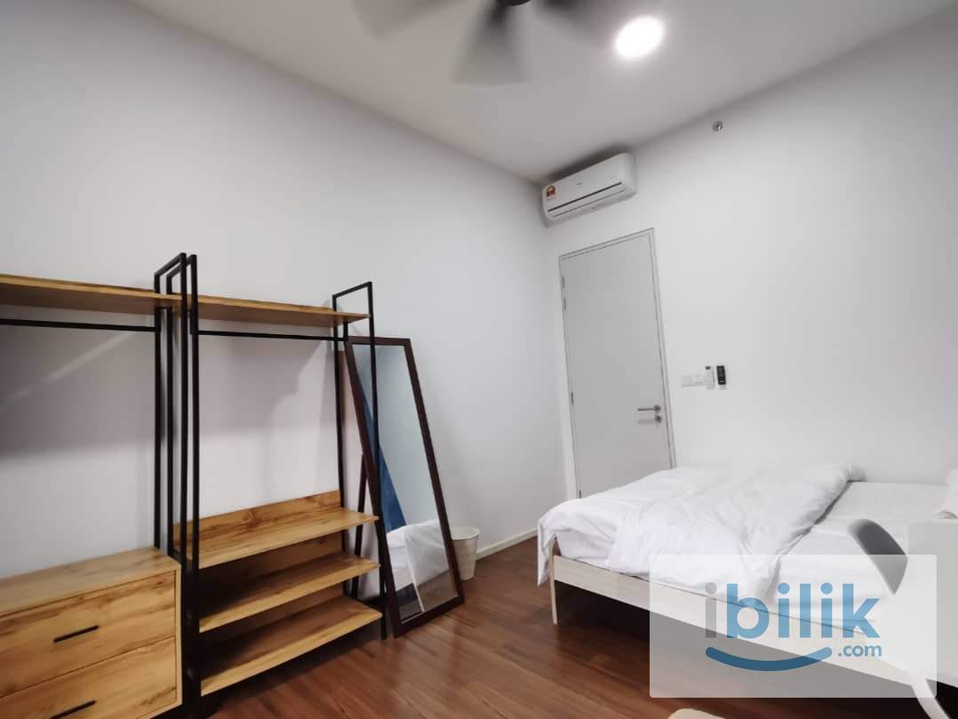 Middle Room - Image 3