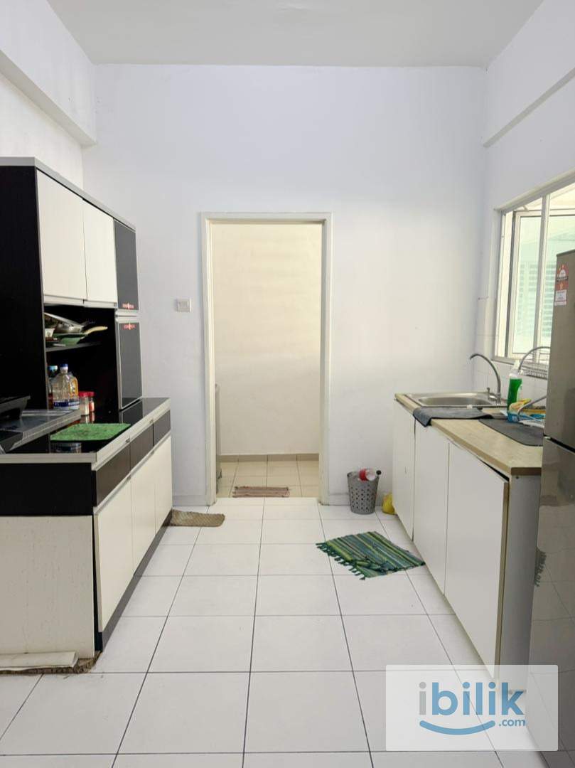 Single bedroom Bayan Baru - Image 4