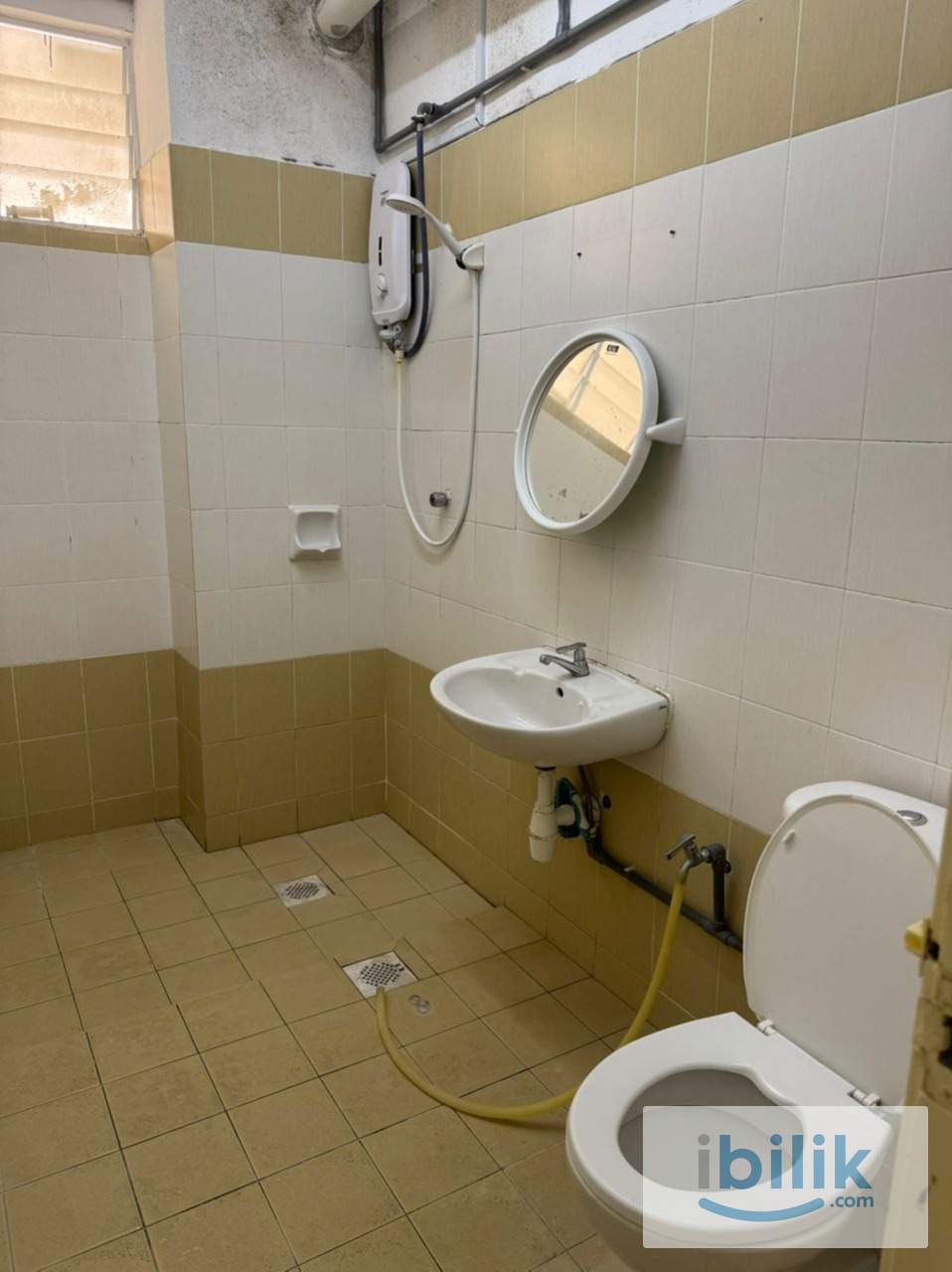 Middle Bedroom at Bayan Baru - Image 3